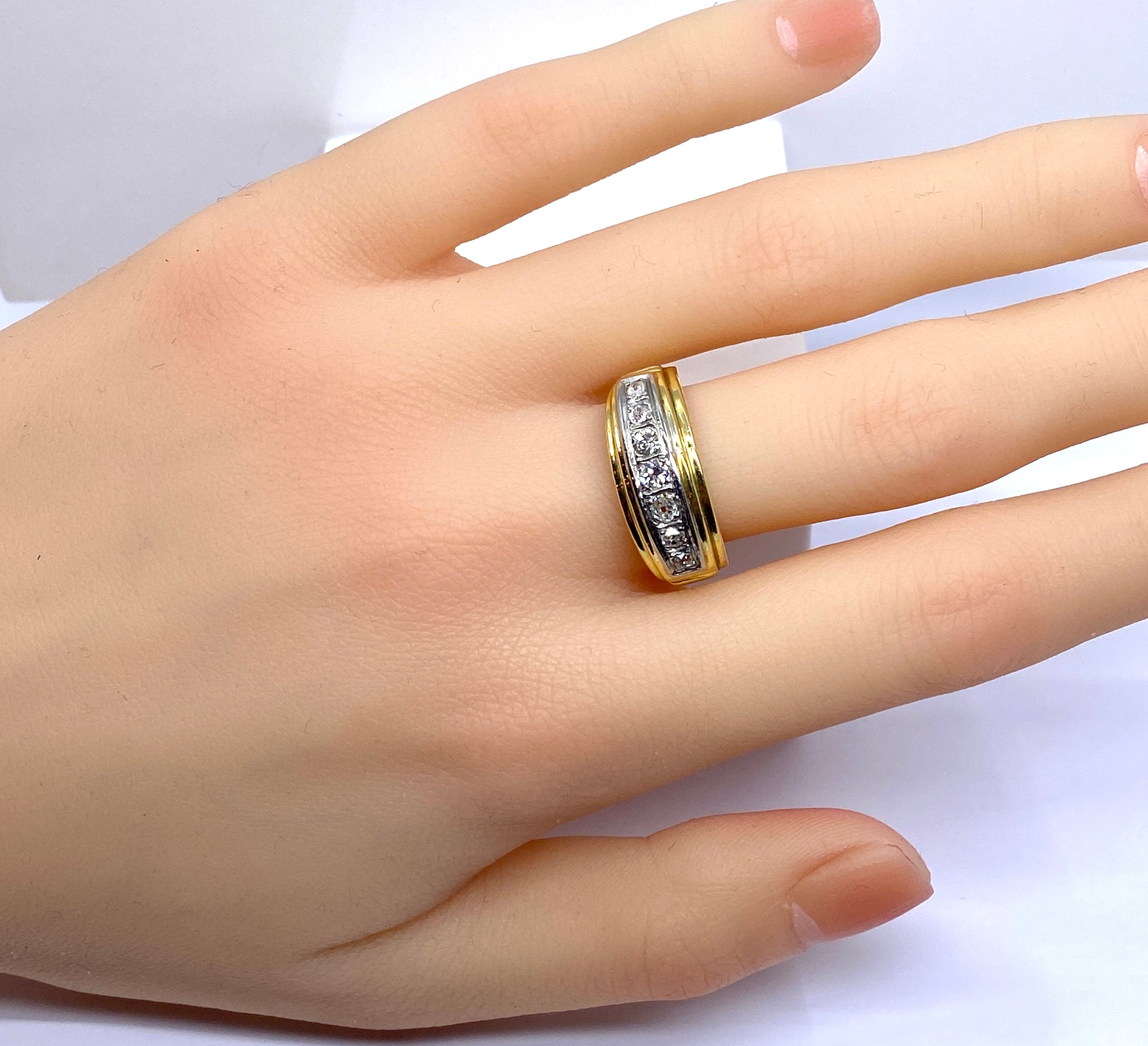 Ring in yellow gold and diamonds around 1920