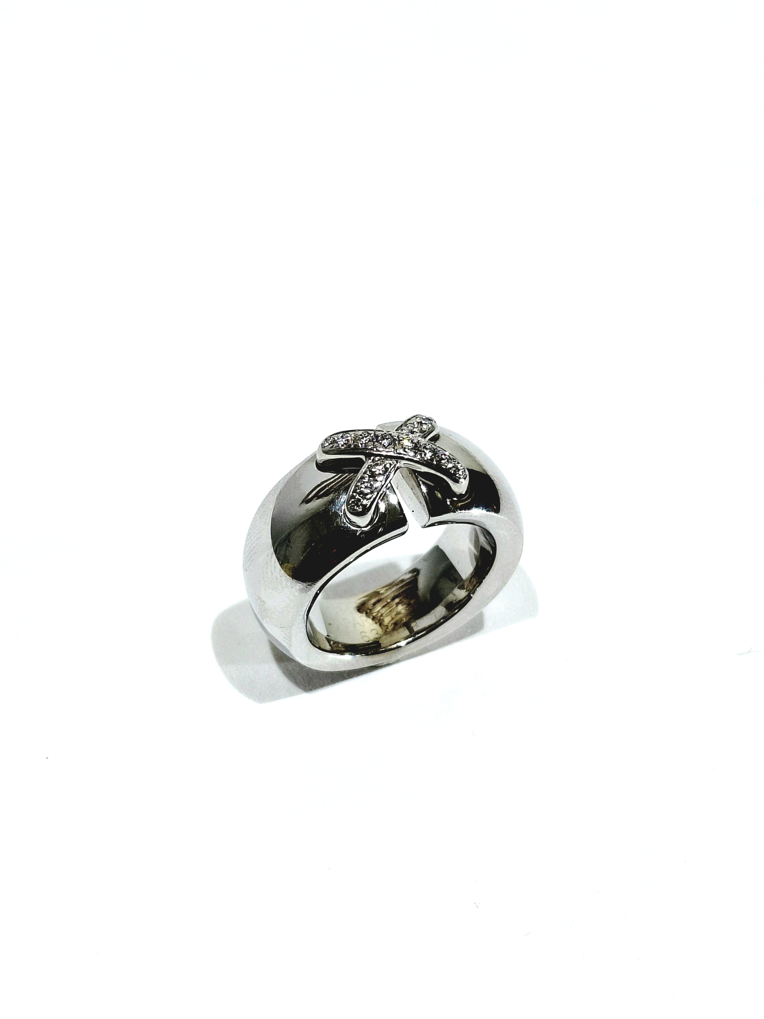 CHAUMET ring in white gold and diamonds