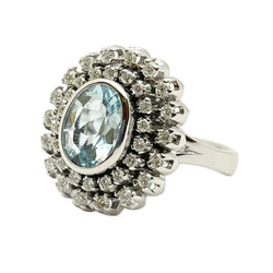 Entourage Ring in white gold, aquamarine, and diamonds
