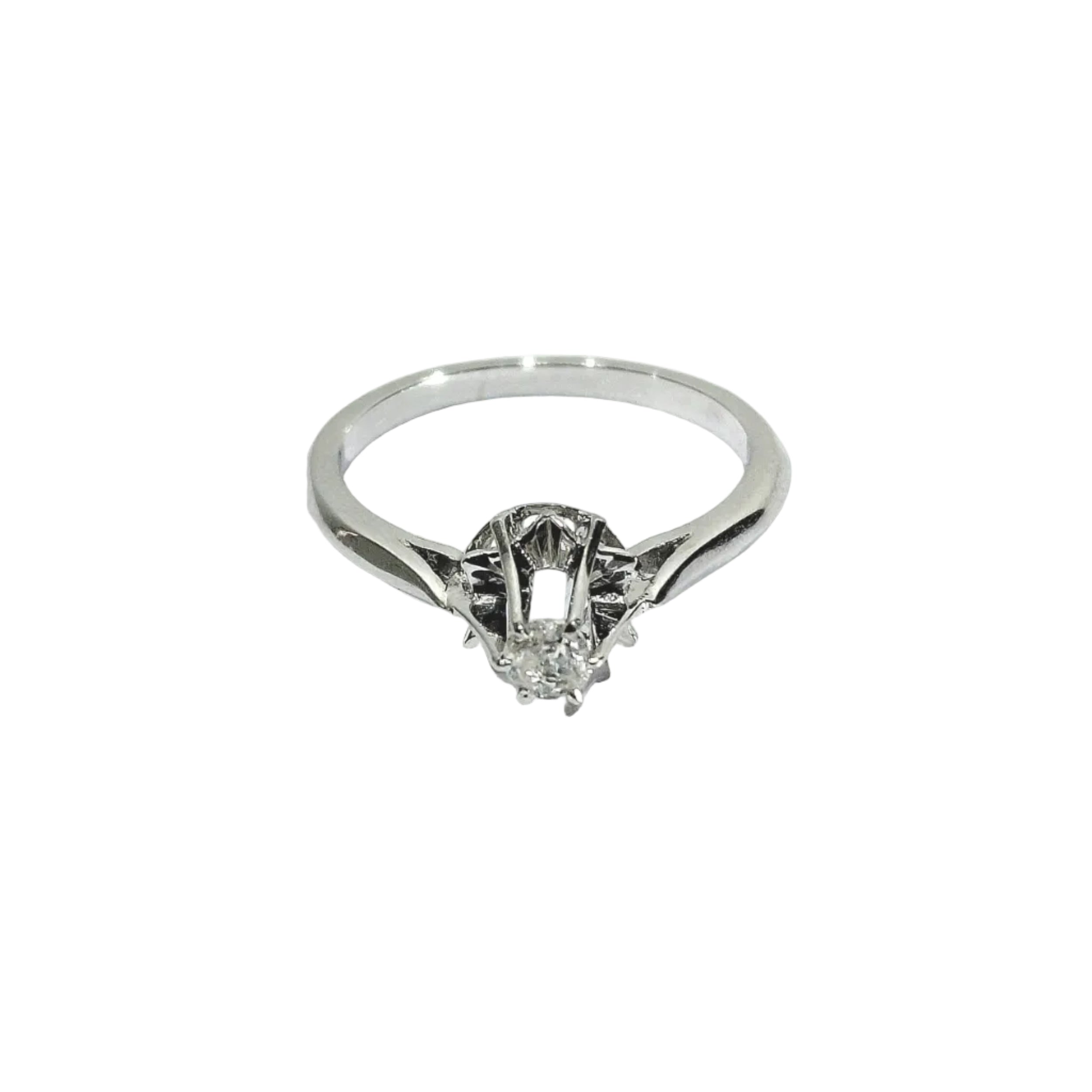 White gold and diamond Solitaire Ring