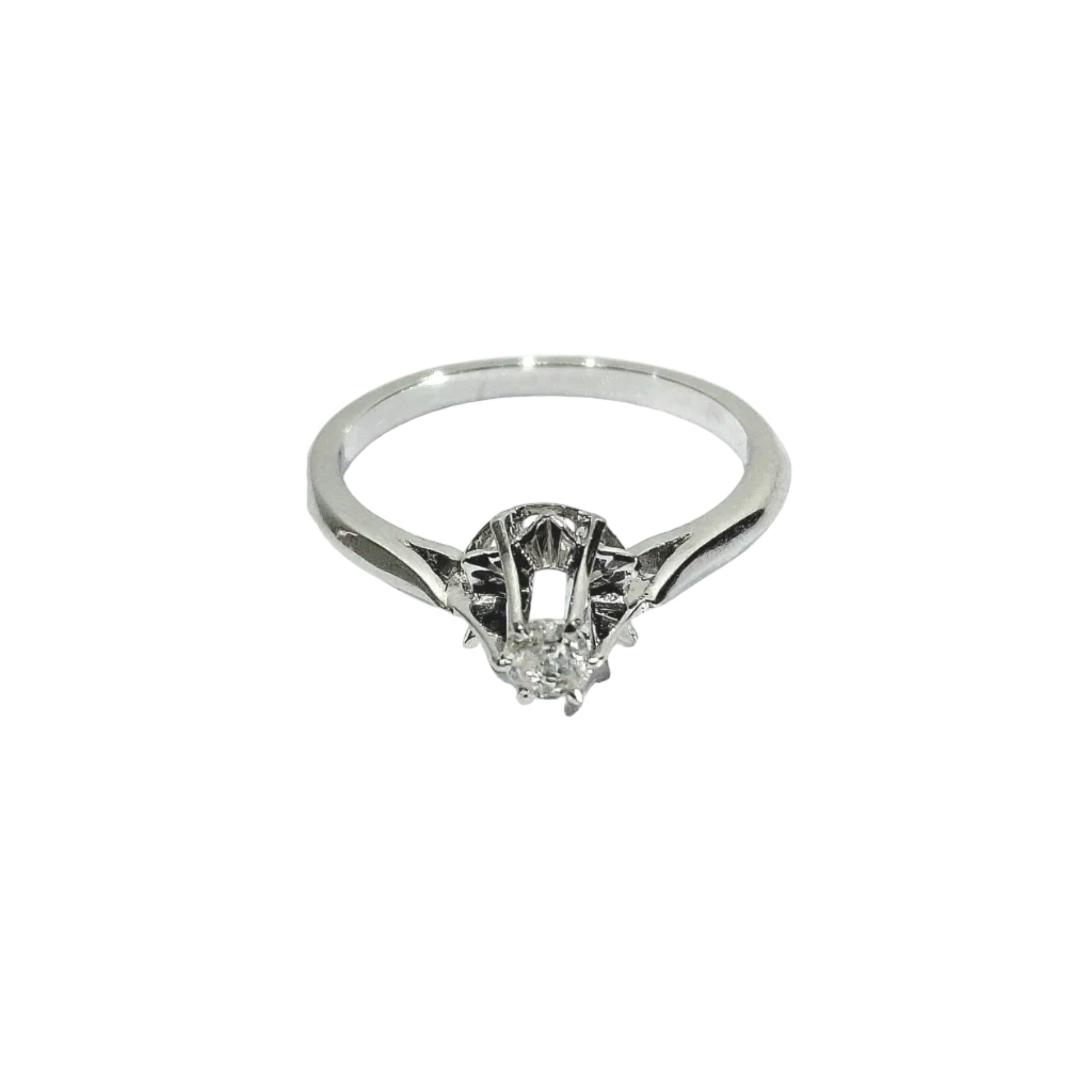 White gold and diamond Solitaire Ring