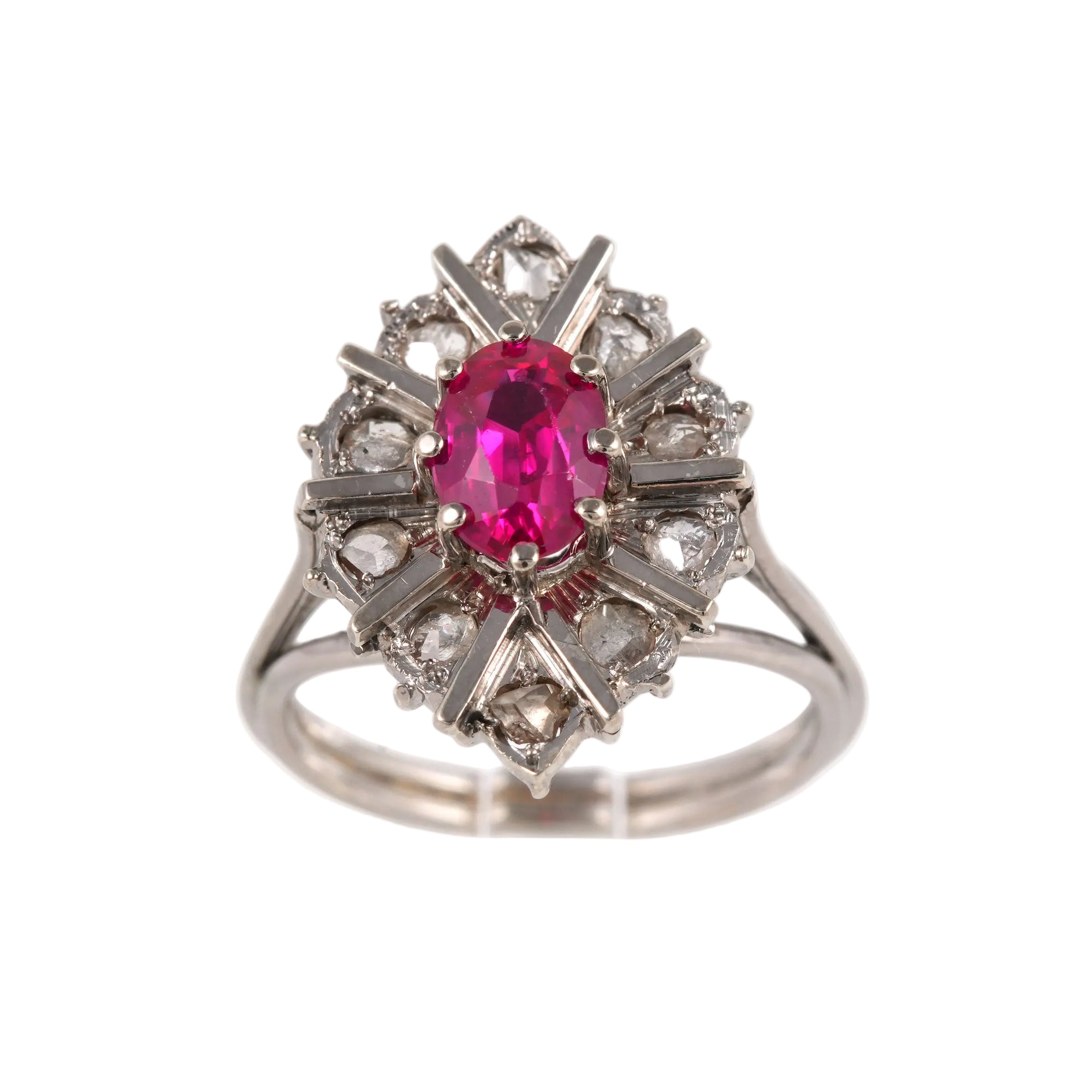Bague en or blanc, rubis et diamants