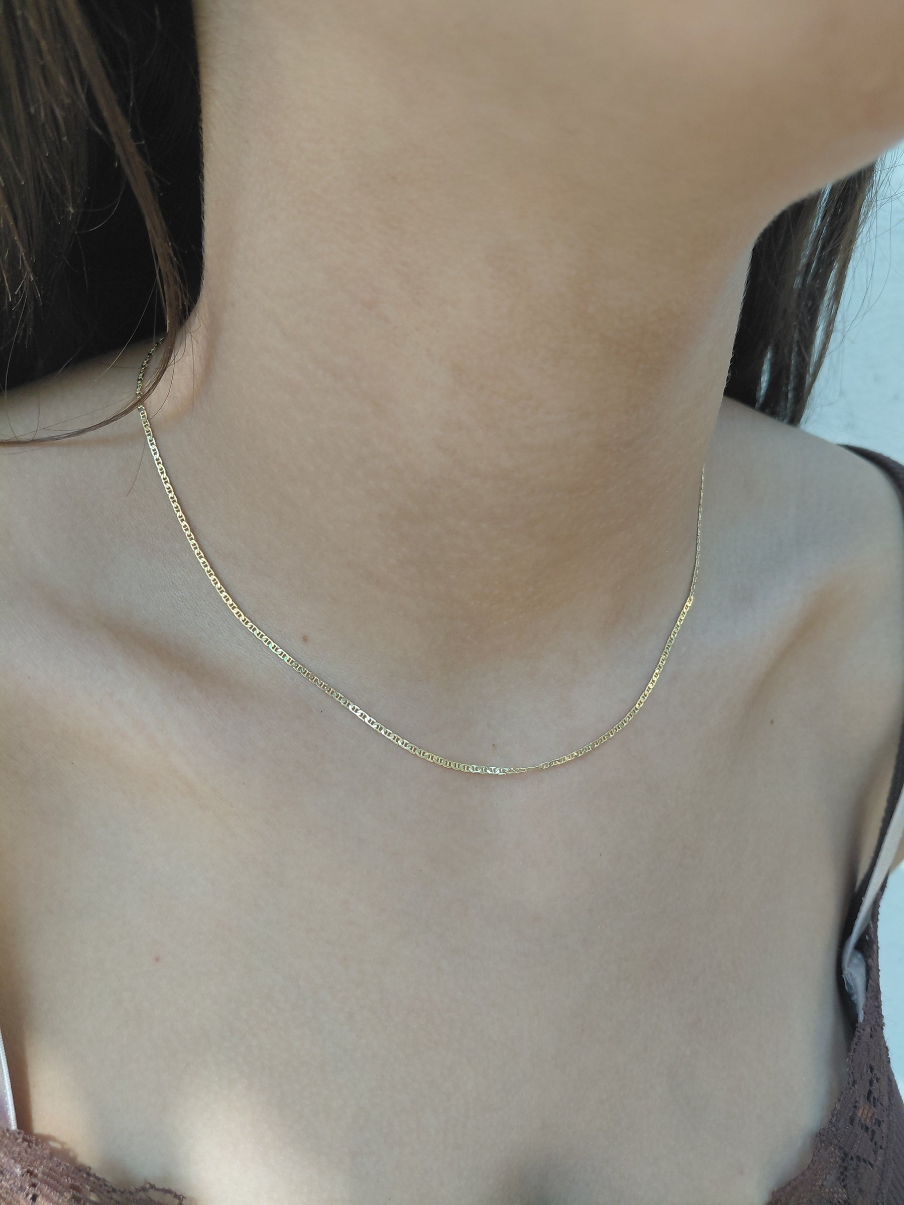 Yellow gold chain with marine-style links