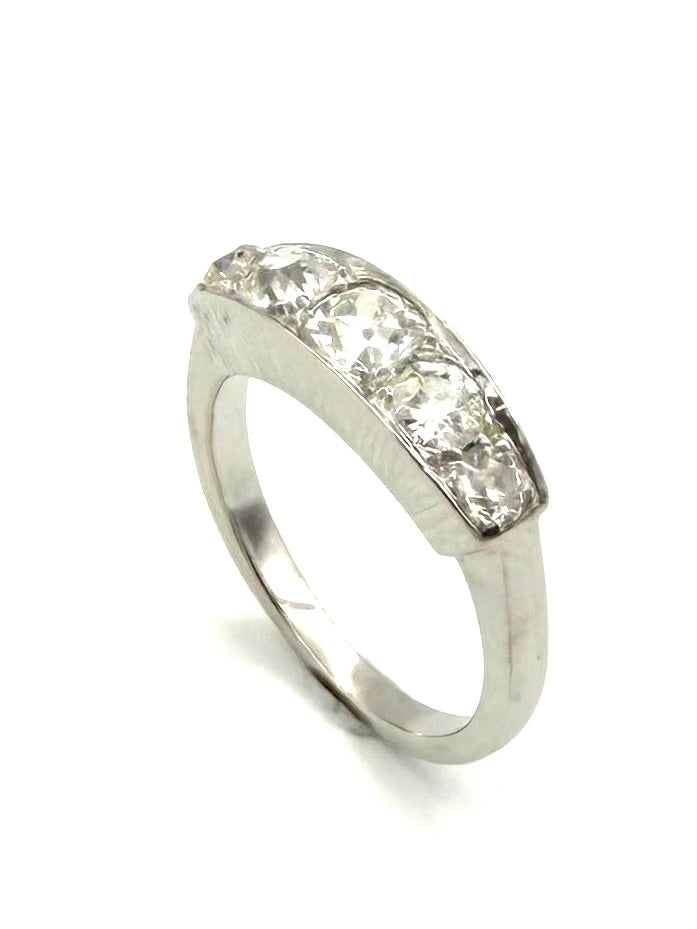 Bague Jarretière en or blanc et diamants