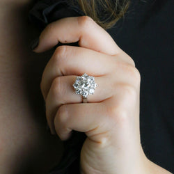 Marguerite Ring in White Gold and Diamonds