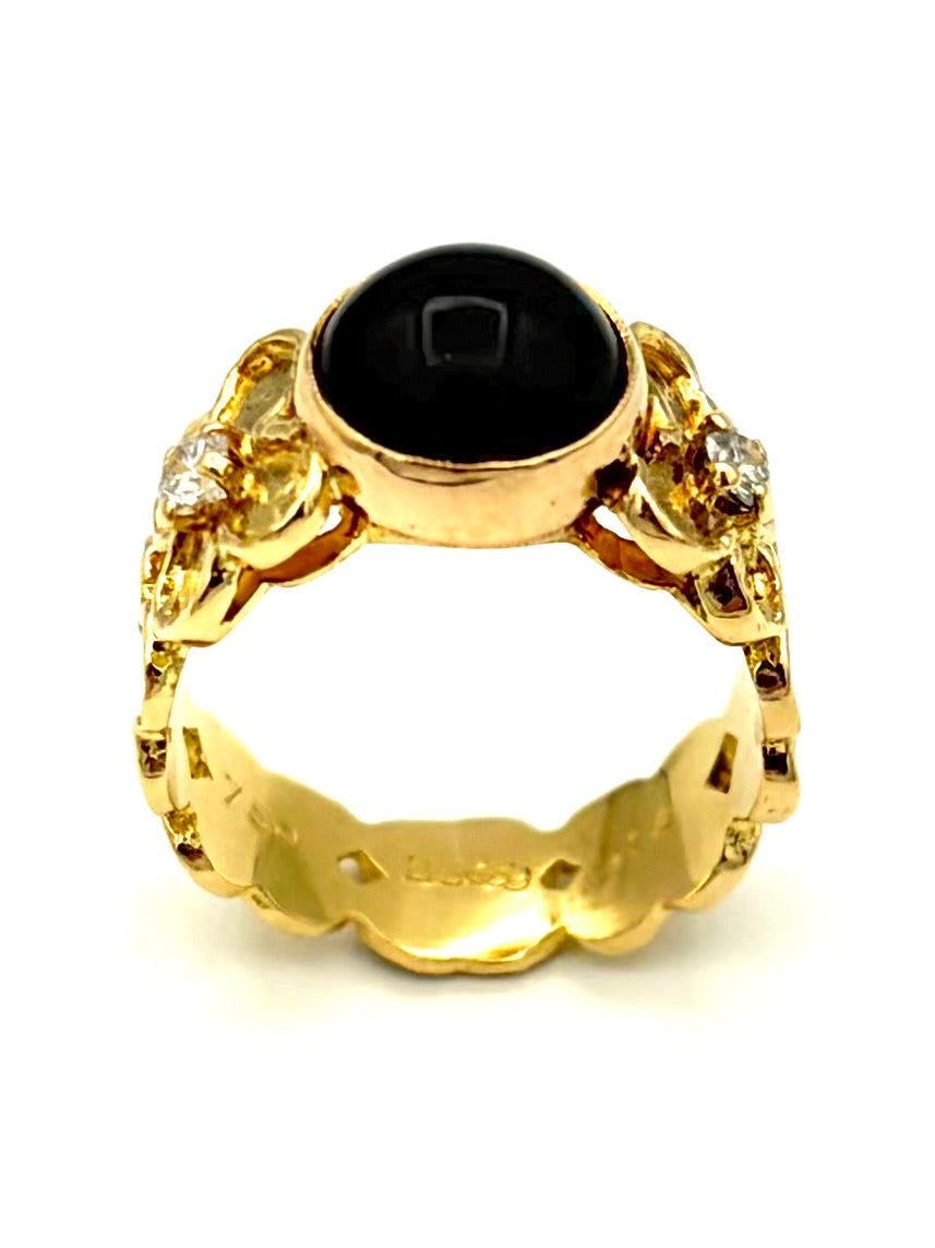 VAN CLEEF & ARPELS. Vintage ring in 18K yellow gold, Onyx, and Diamonds