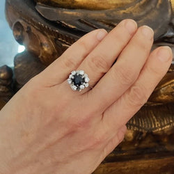 Marguerite Ring in White gold, Sapphire, and Diamonds