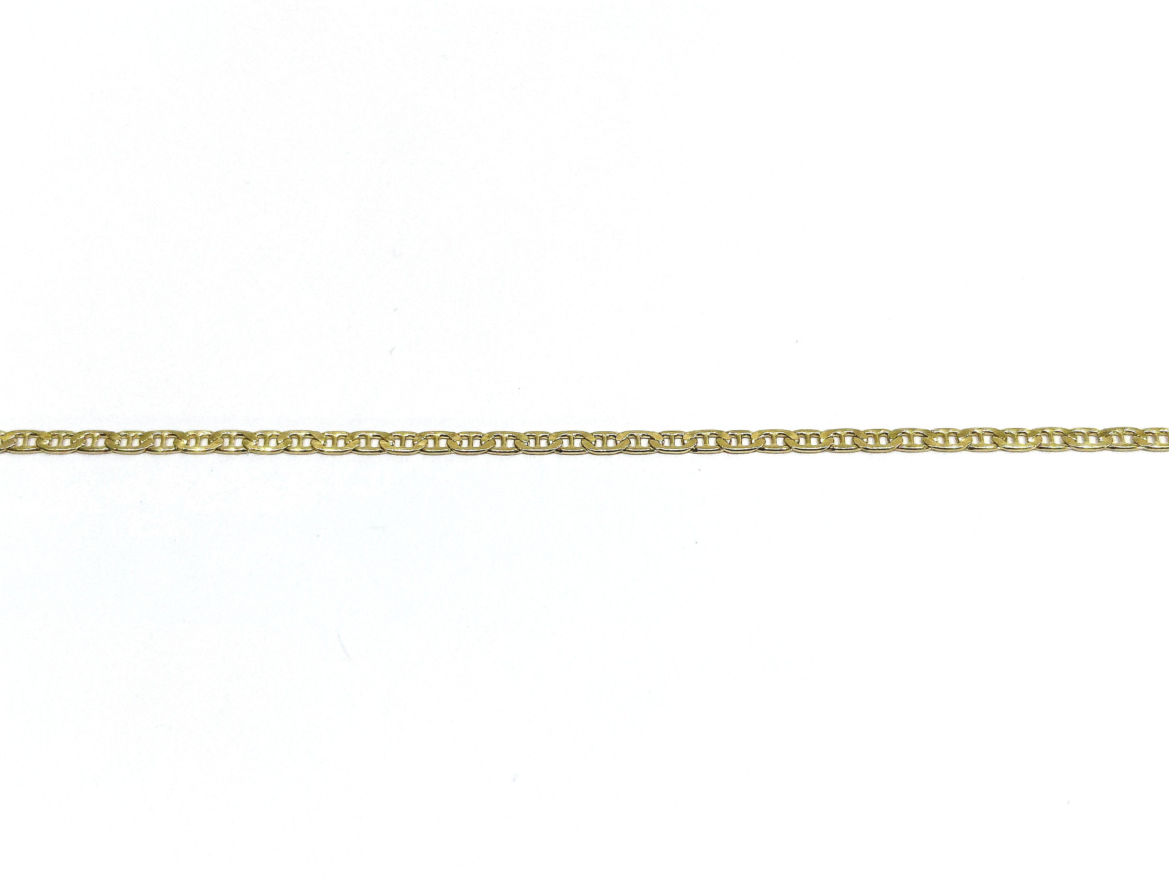 Yellow gold chain with marine-style links