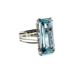 White Gold and Aquamarine Solitaire Ring
