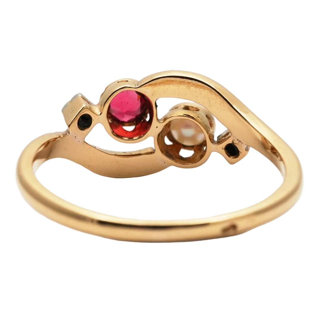 "Toi & Moi" Ring in yellow gold, with a pearl, Ruby, and Diamonds