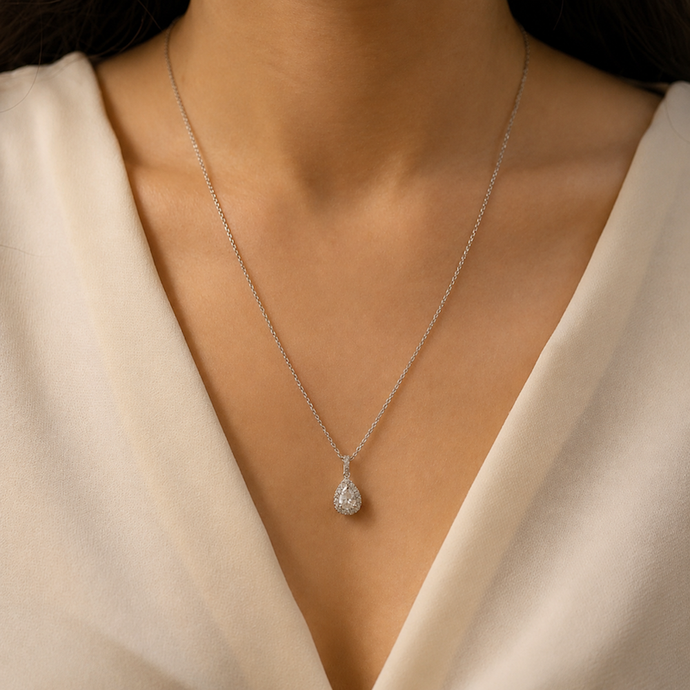 Necklace Pendant in White gold and Diamonds