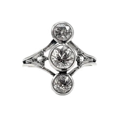 ART DECO Ring in Platinum with a Trio of Diamonds (Size 55)