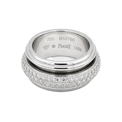 PIAGET "Possession" Wedding band in white gold and diamonds