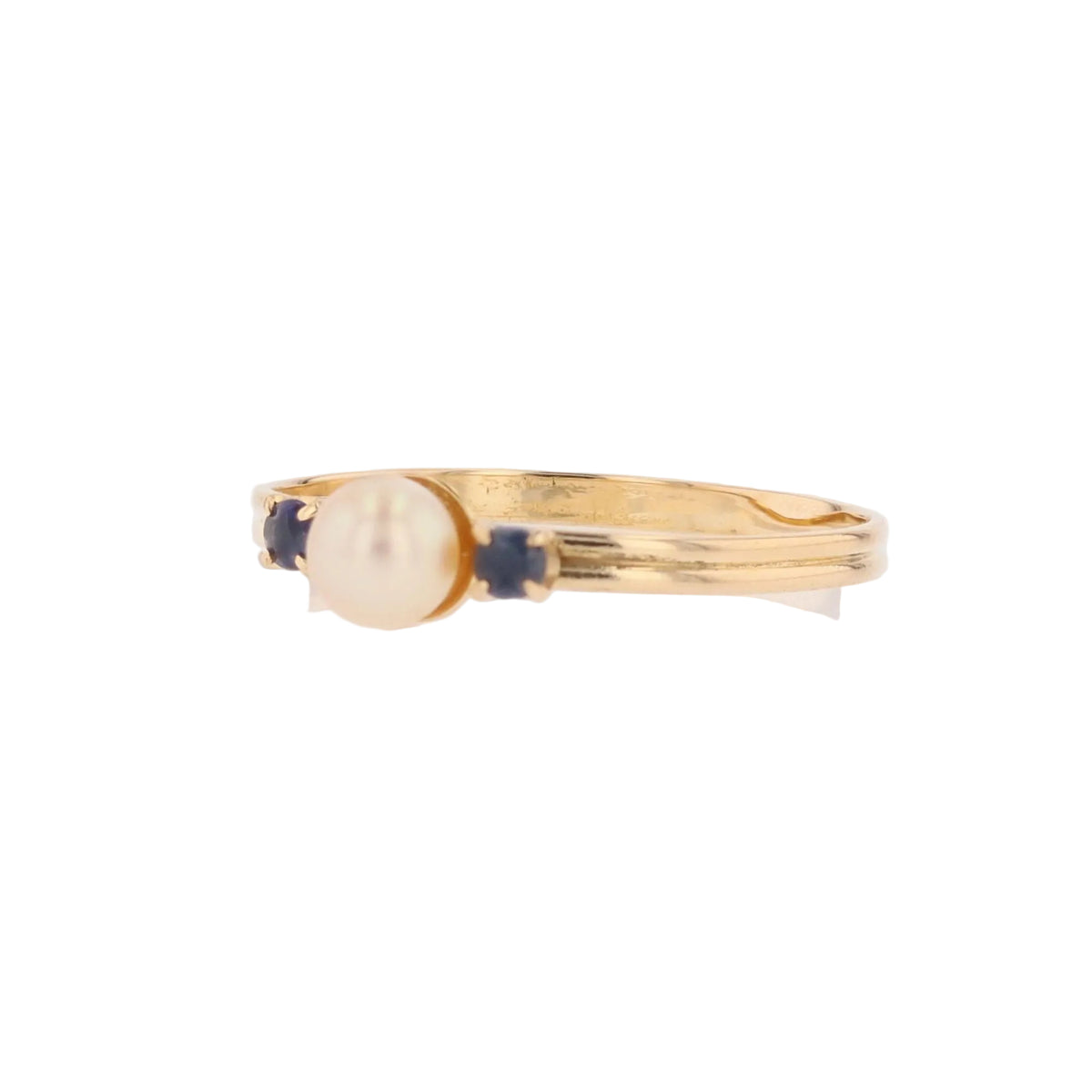 Trilogy Ring in yellow gold, pearl, and sapphires