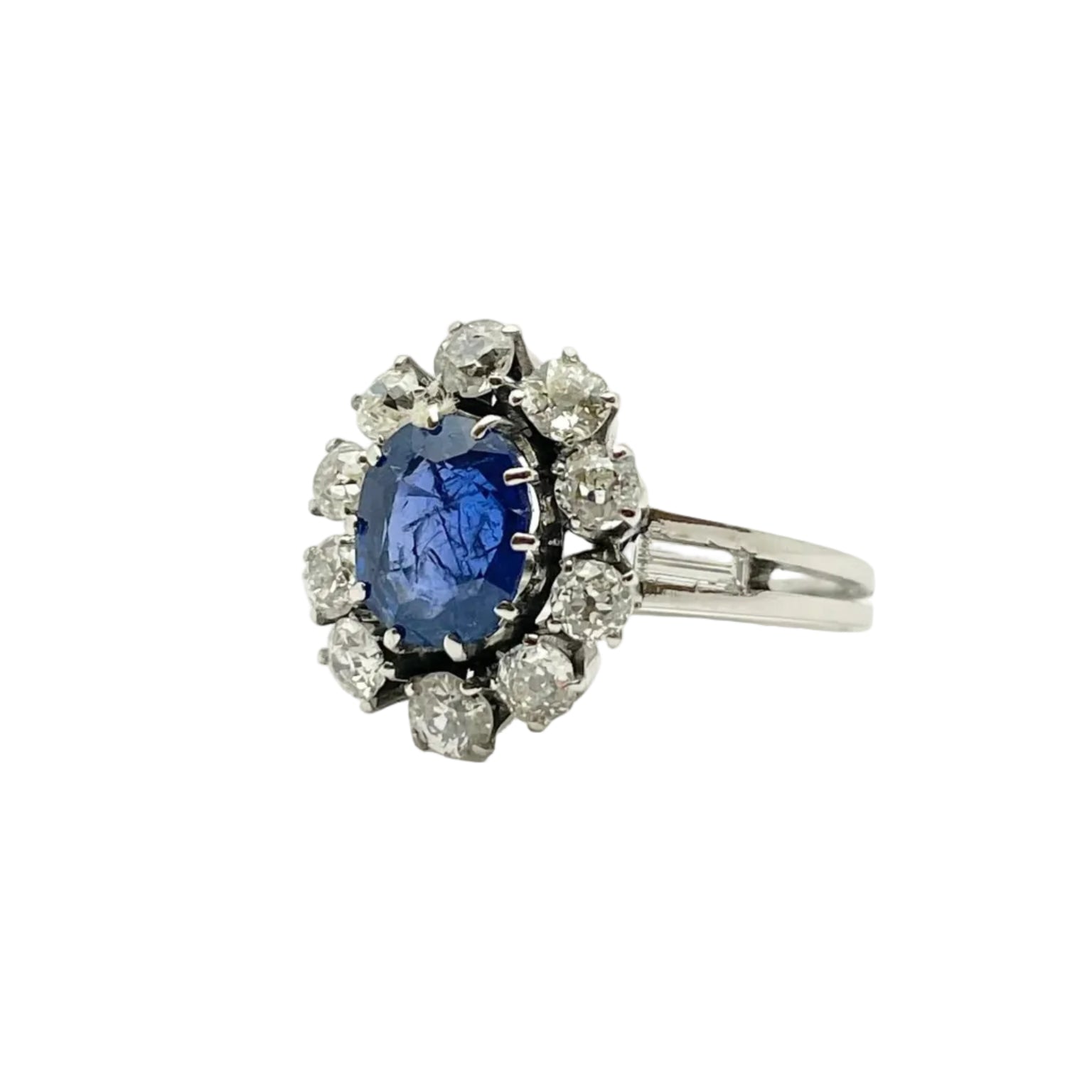 Marguerite Ring in White Gold, Sapphire, and Diamonds