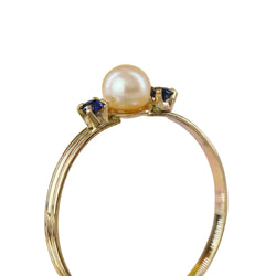 Trilogy Ring in yellow gold, pearl, and sapphires