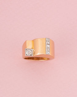18-carat yellow gold tank ring with diamonds