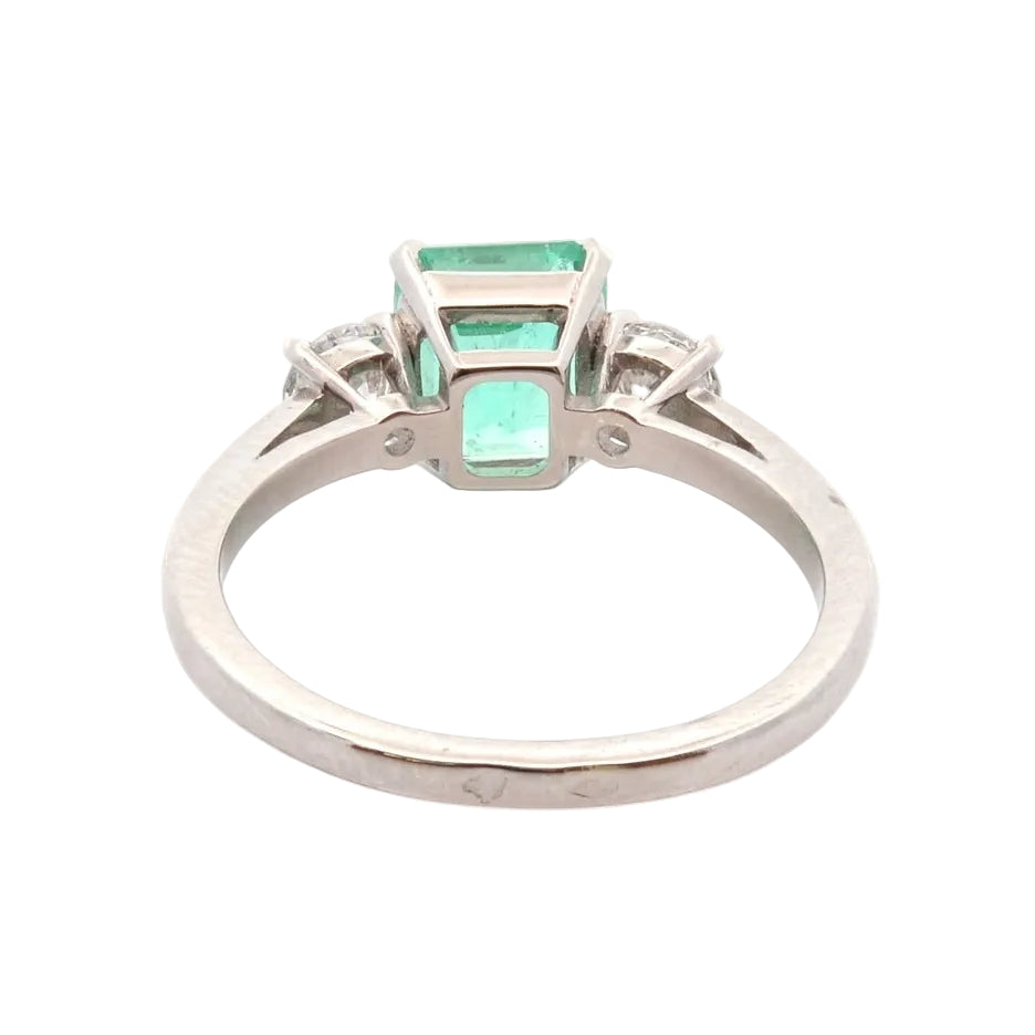 1.42-carat emerald ring with diamonds