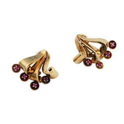 Clip-on earrings in yellow gold, Platinum, and rubies