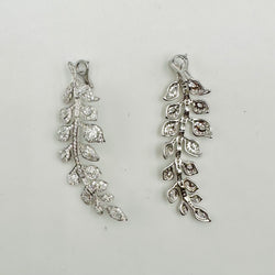 Boucles d'oreilles Pendantes en or blanc et diamants