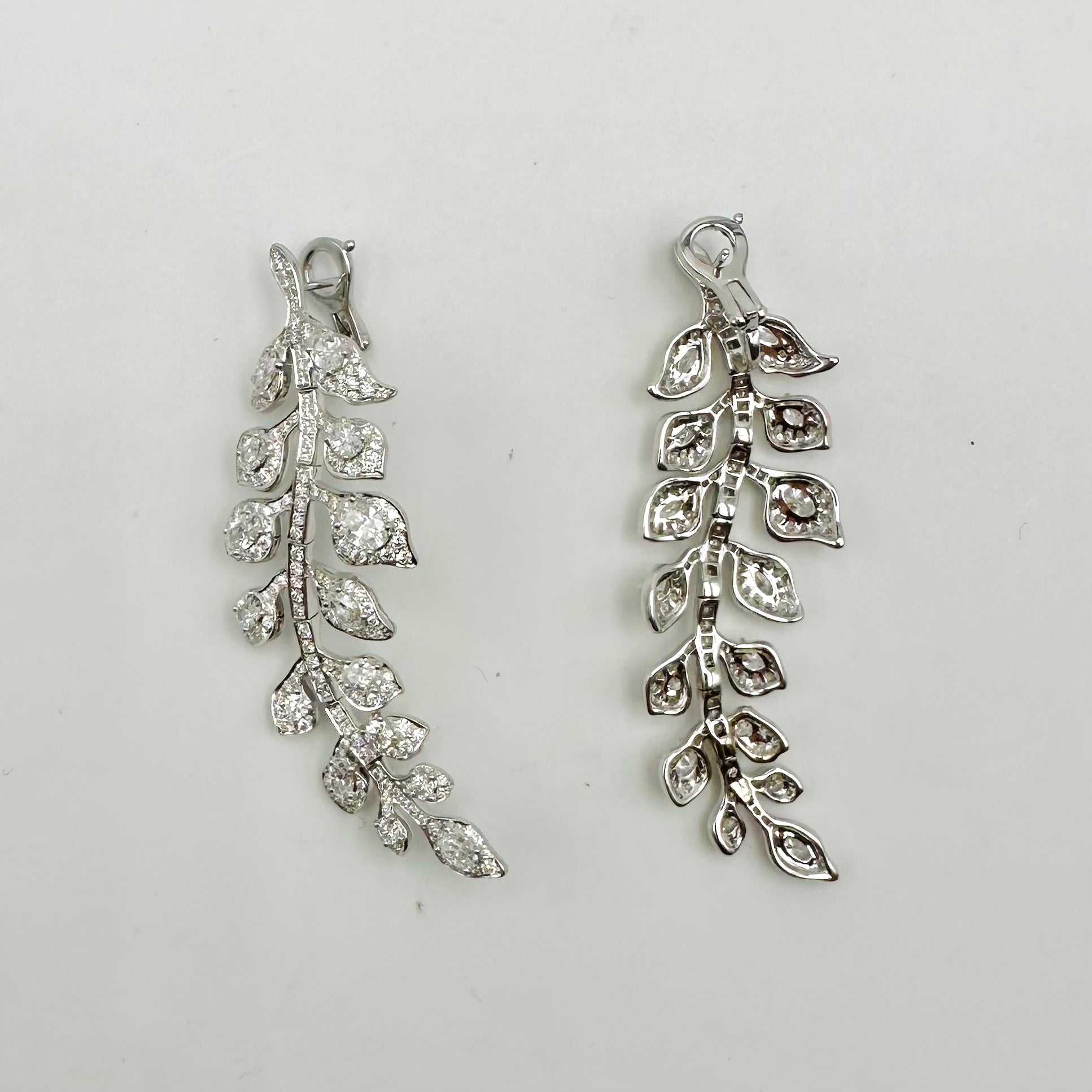 Boucles d'oreilles Pendantes en or blanc et diamants