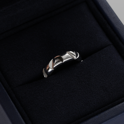 LOUIS VUITTON "Volt" Wedding Band in White Gold