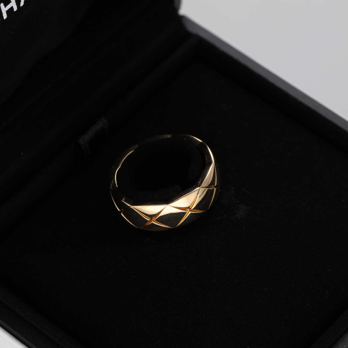 CHANEL "Coco Crush" Band Ring in yellow gold