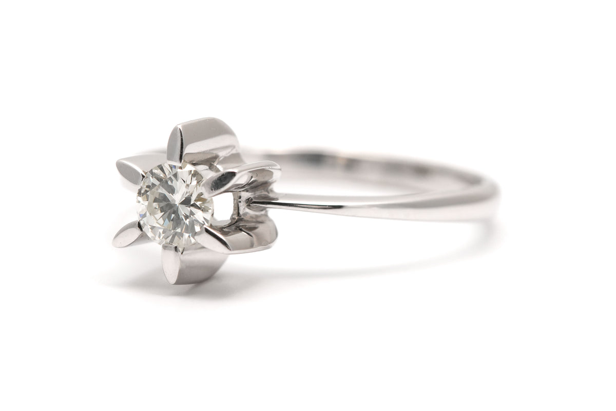 Bague Solitaire en or blanc et diamant
