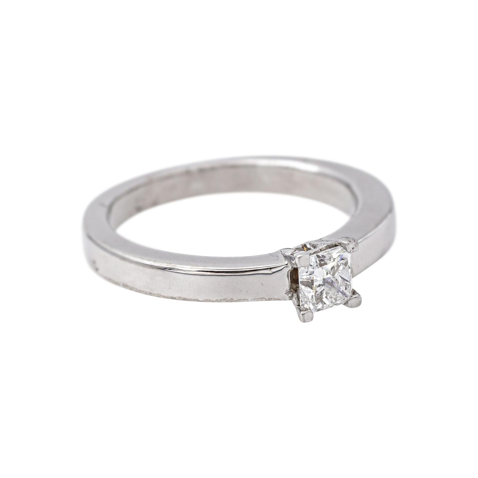 White gold Solitaire Diamond Ring