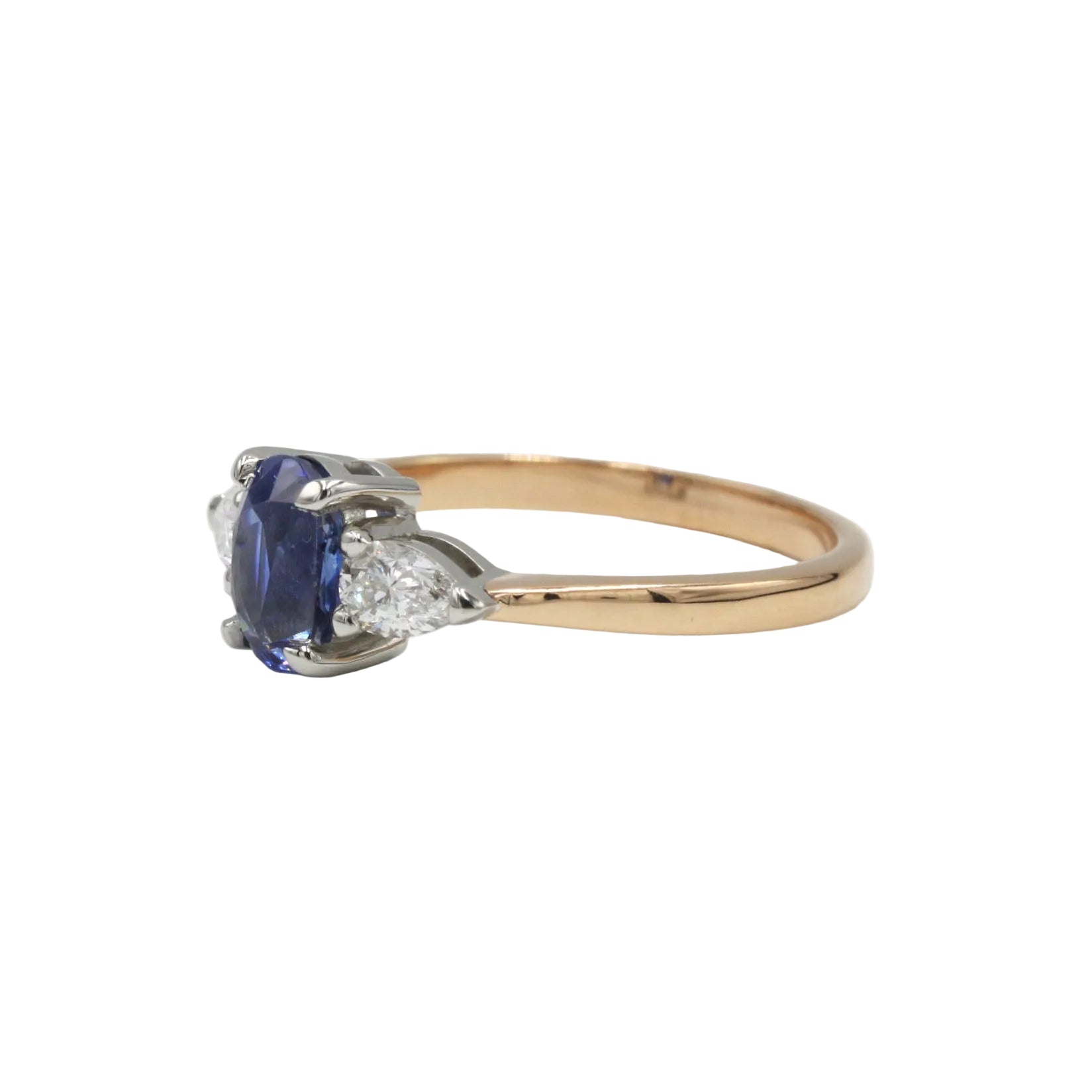18K yellow gold ring with 750 diamonds and a 1.34 ct unheated Ceylon sapphire