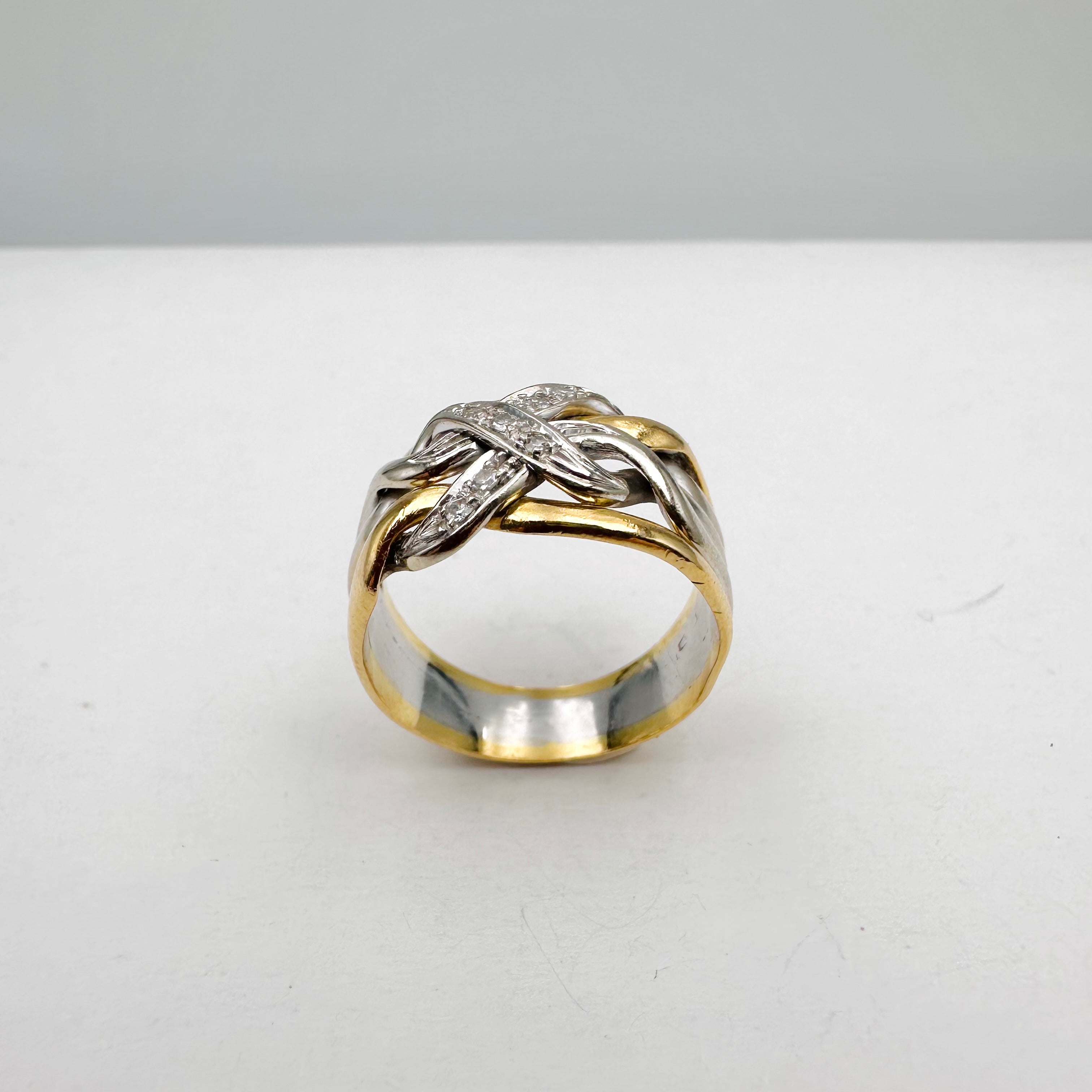 Bandeau Ring in Yellow gold, White gold, and Diamonds