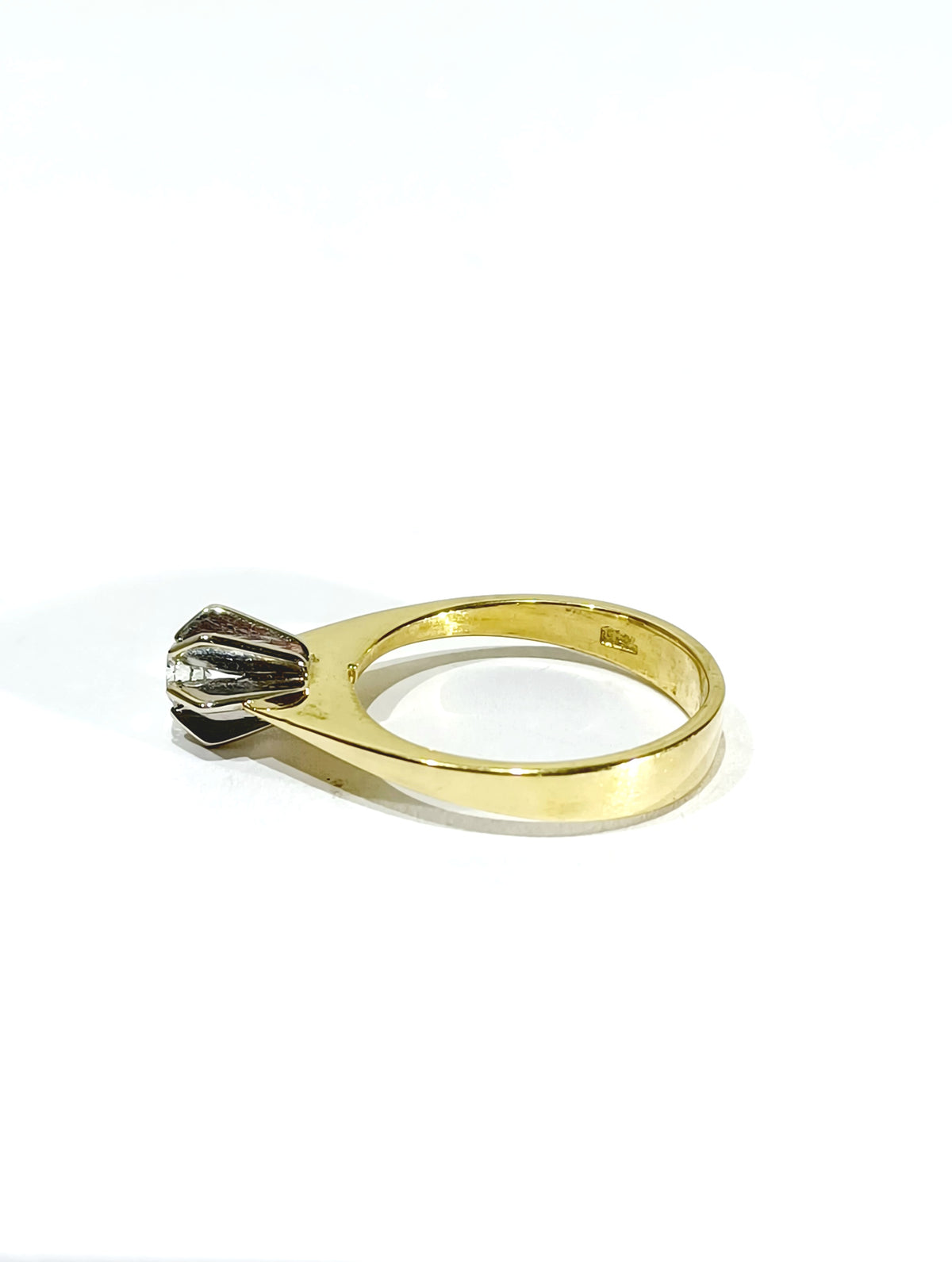 Yellow Gold Solitaire Ring with Diamonds