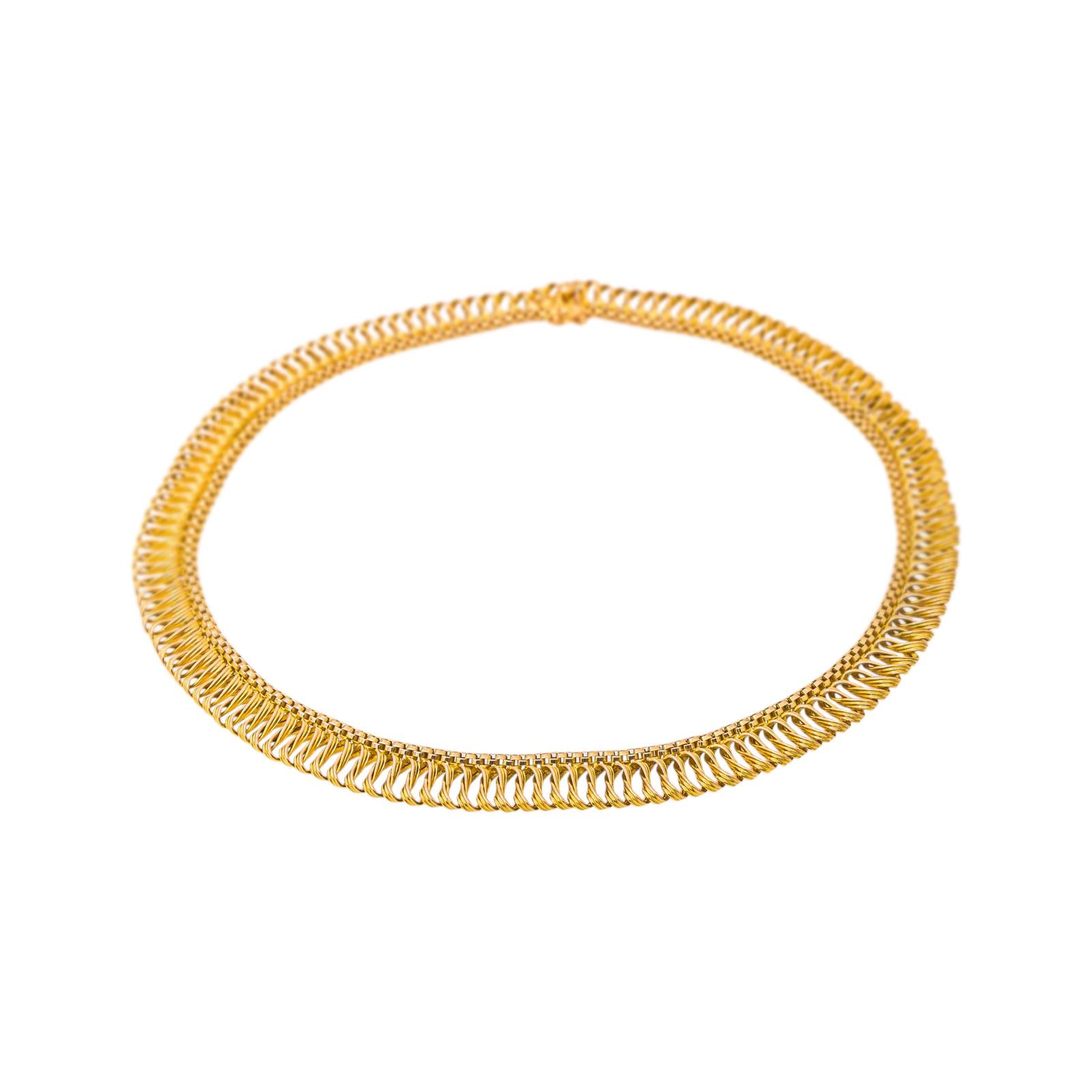 Yellow gold necklace