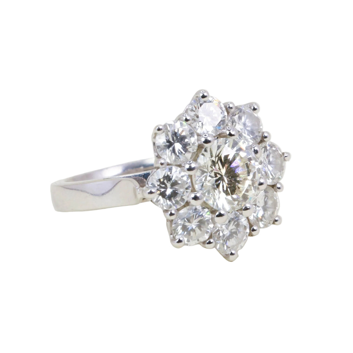 Marguerite Ring in White Gold and Diamonds