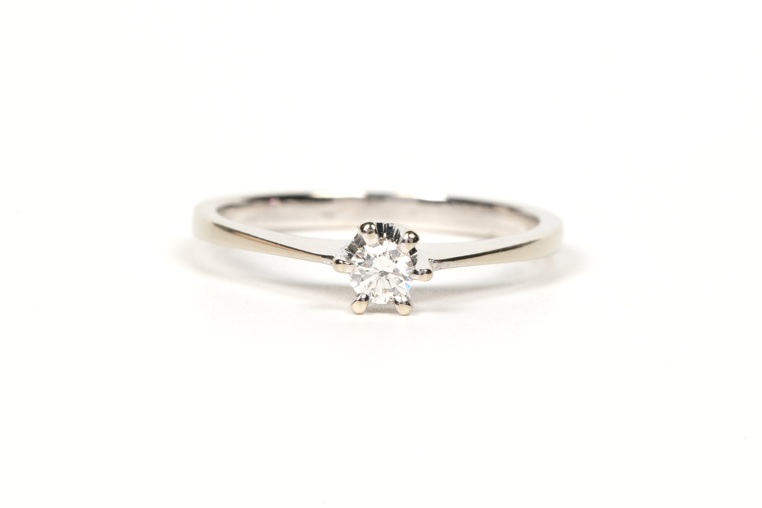Bague Solitaire en or blanc et diamant
