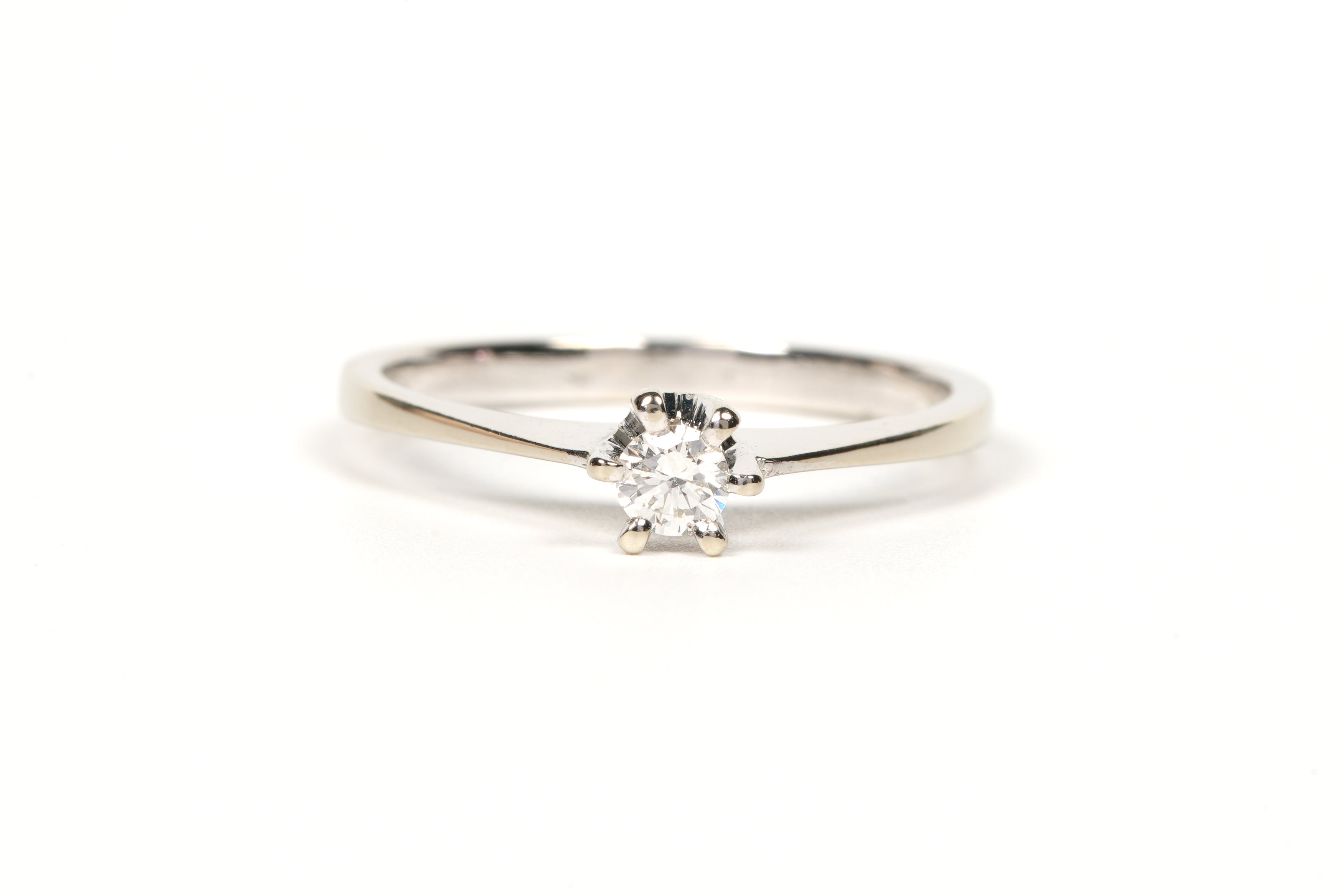 Bague Solitaire en or blanc et diamant