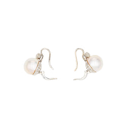 Boucles d'oreilles dormeuses en or blanc perles et diamants