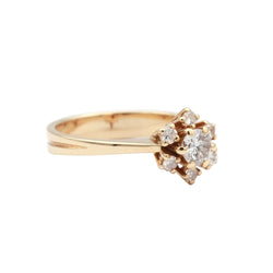 Marguerite Ring in Yellow Gold and Diamonds