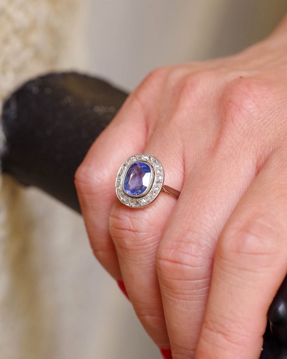 Entourage Ring in white gold, Platinum, Sapphire, and Diamonds