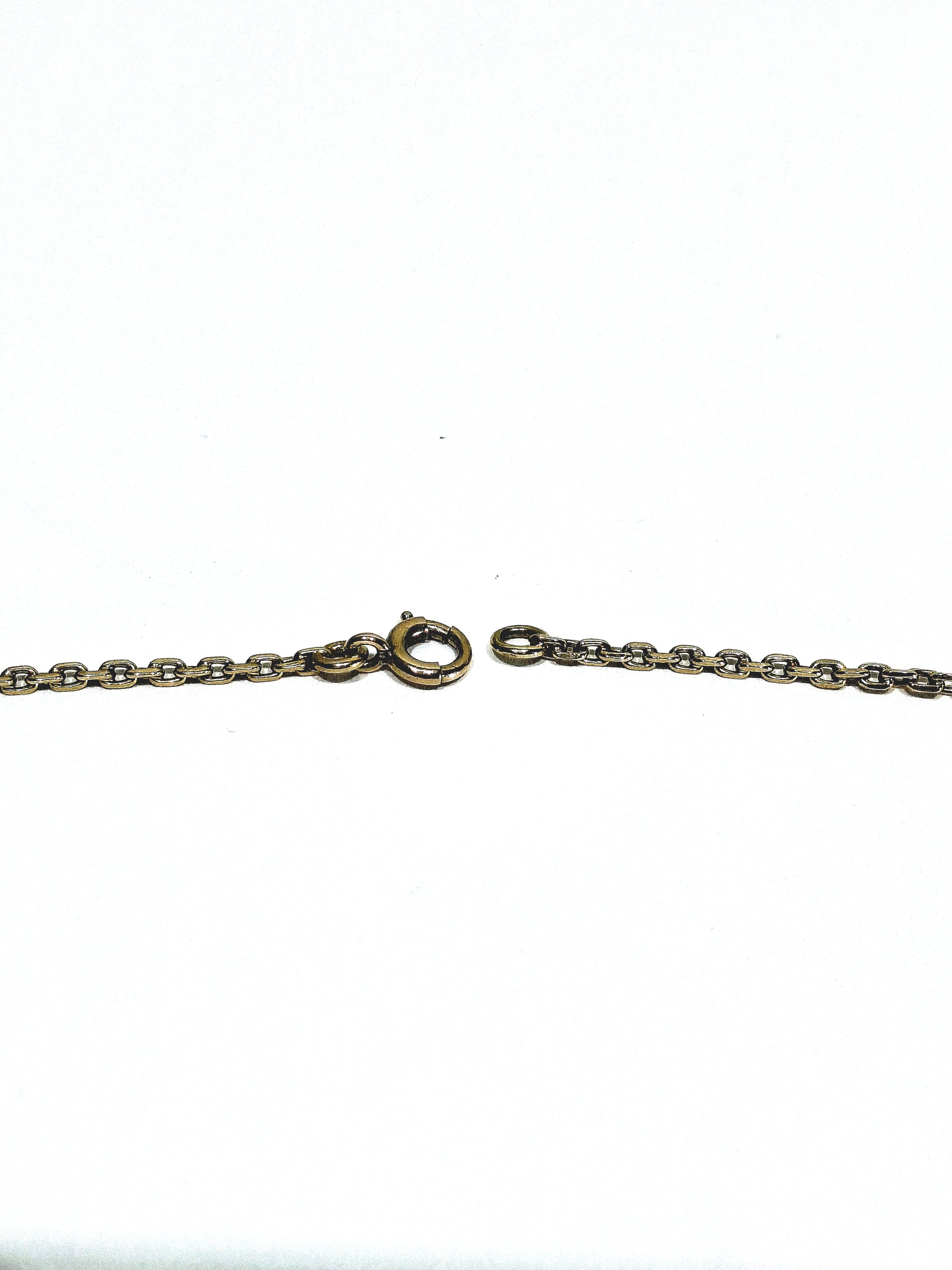 Rose gold long necklace with Tahitian pearls.