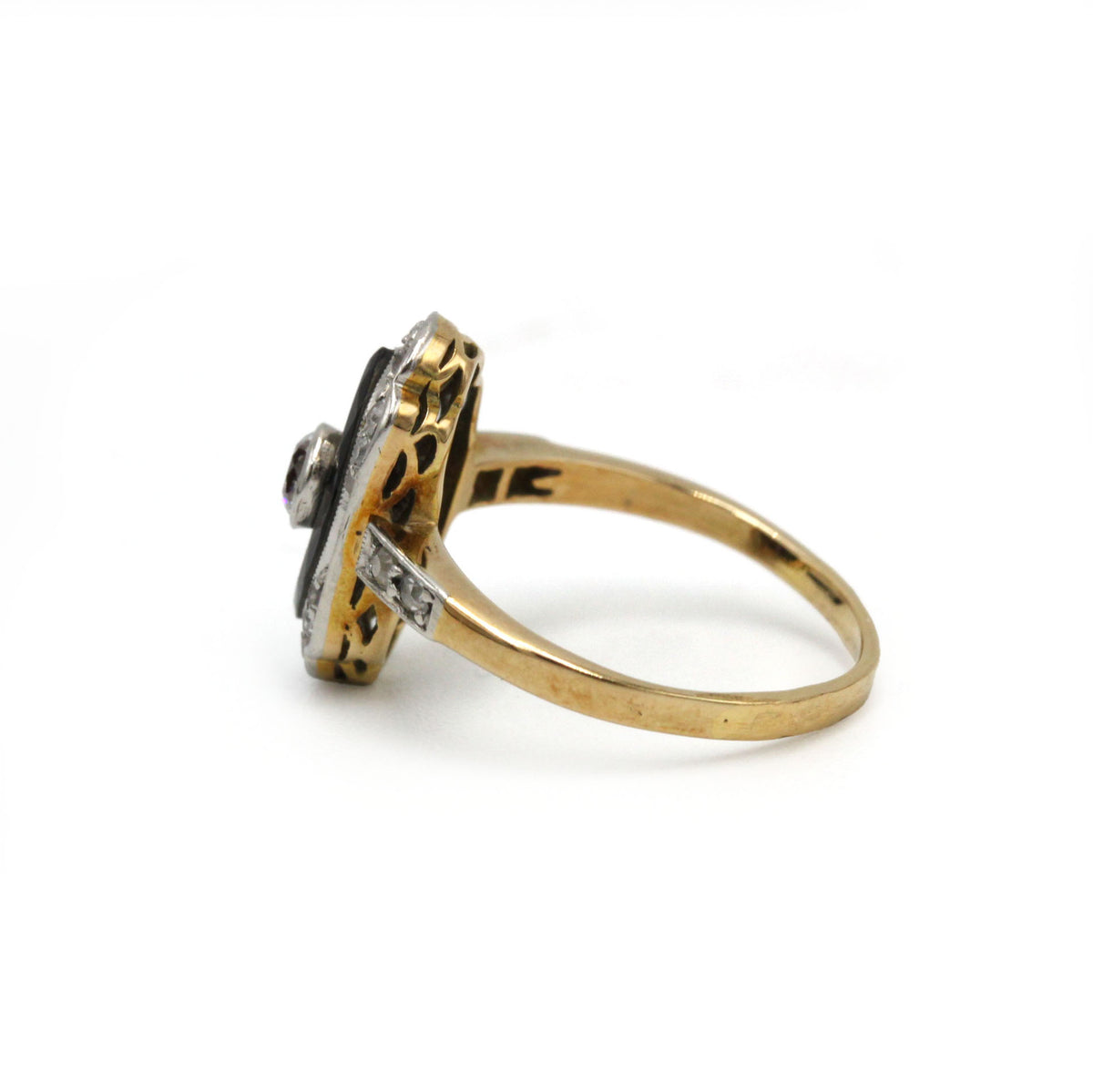 Bague en or jaune, platine, onyx et diamants