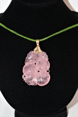 Pendentif  en or jaune, quartz et strass