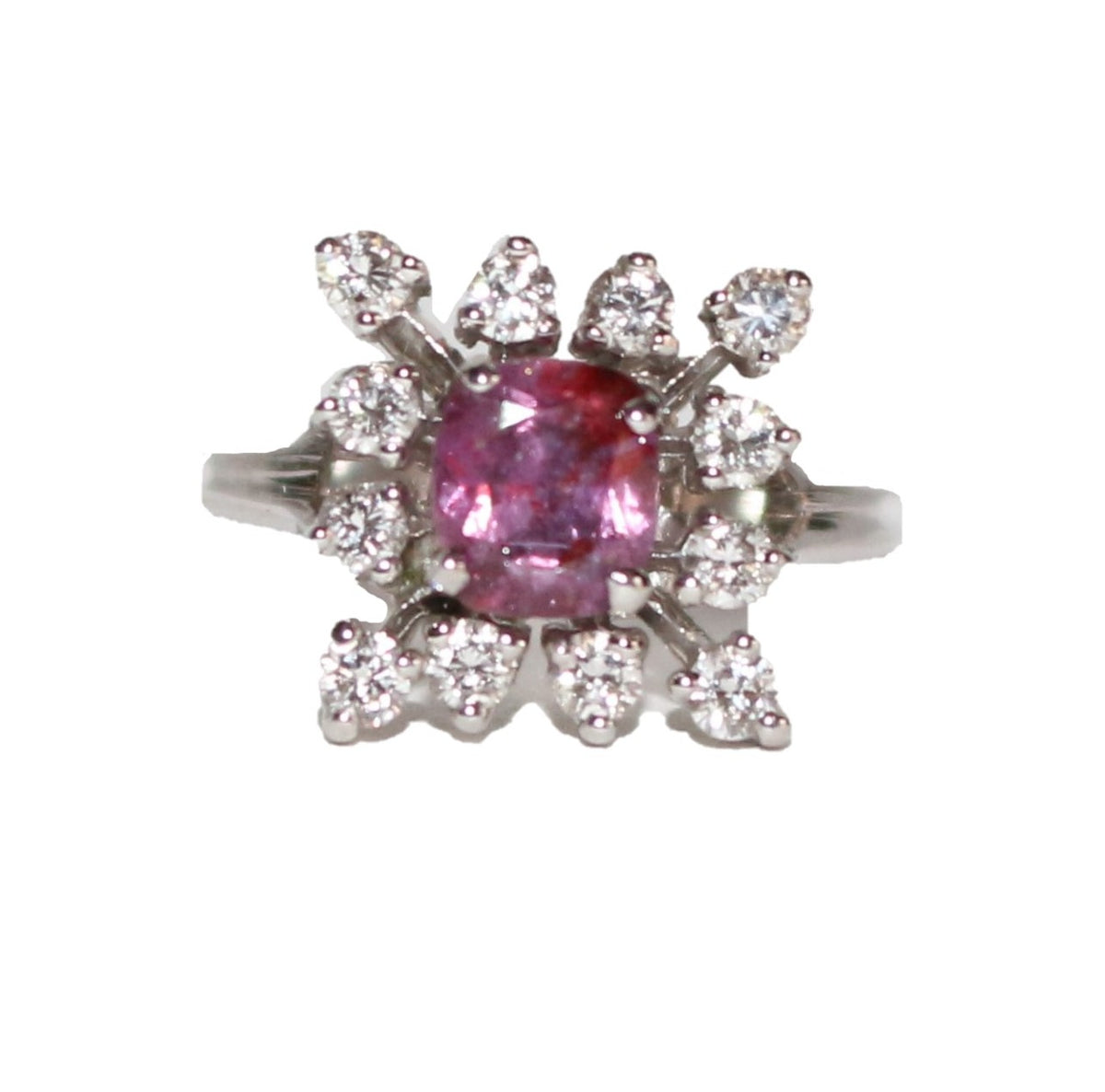 Bague Pompadour en or blanc, rubis, et diamants