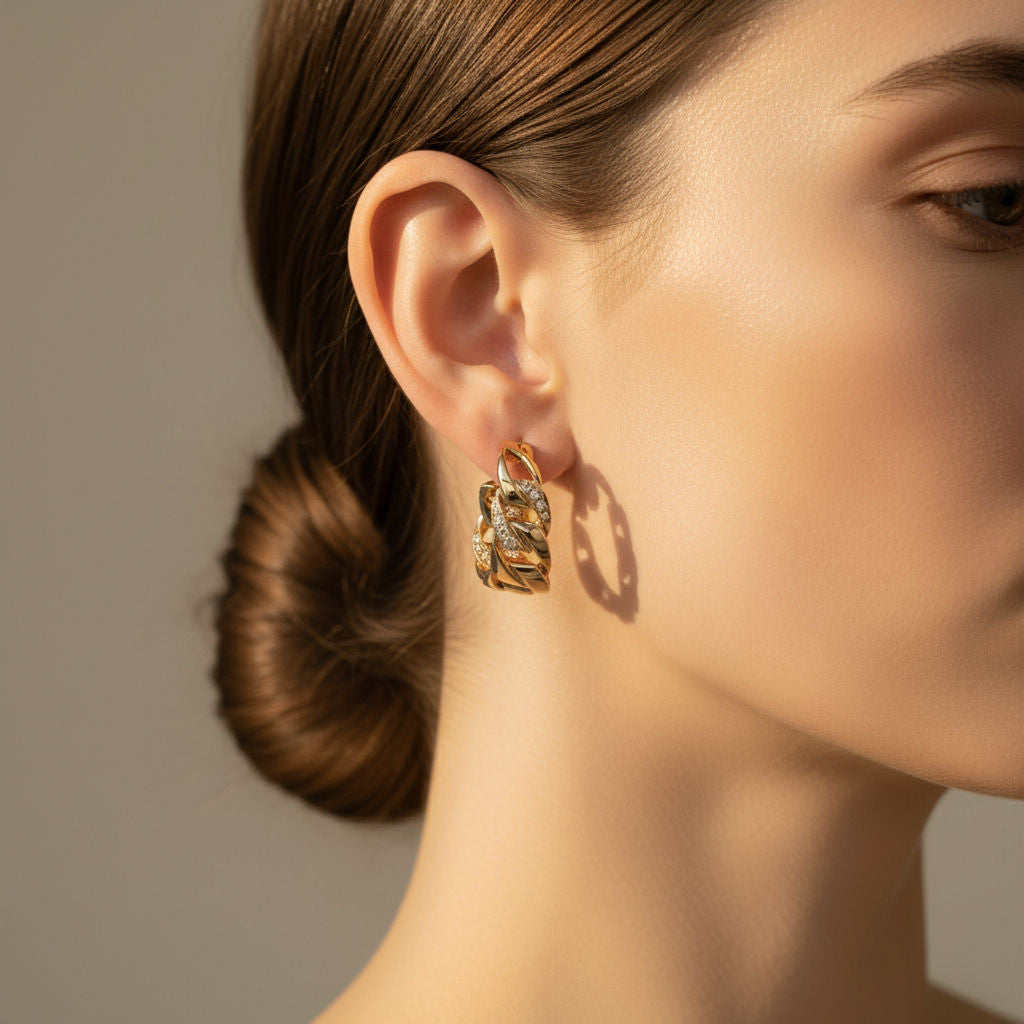 Boucles d’Oreilles CARTIER Bergame  en or jaune et diamants