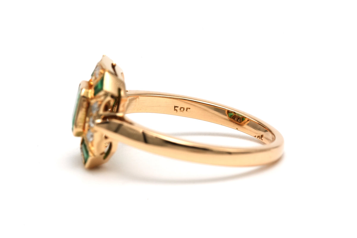 "Entourage" Ring in Yellow Gold, Emeralds, and Diamonds