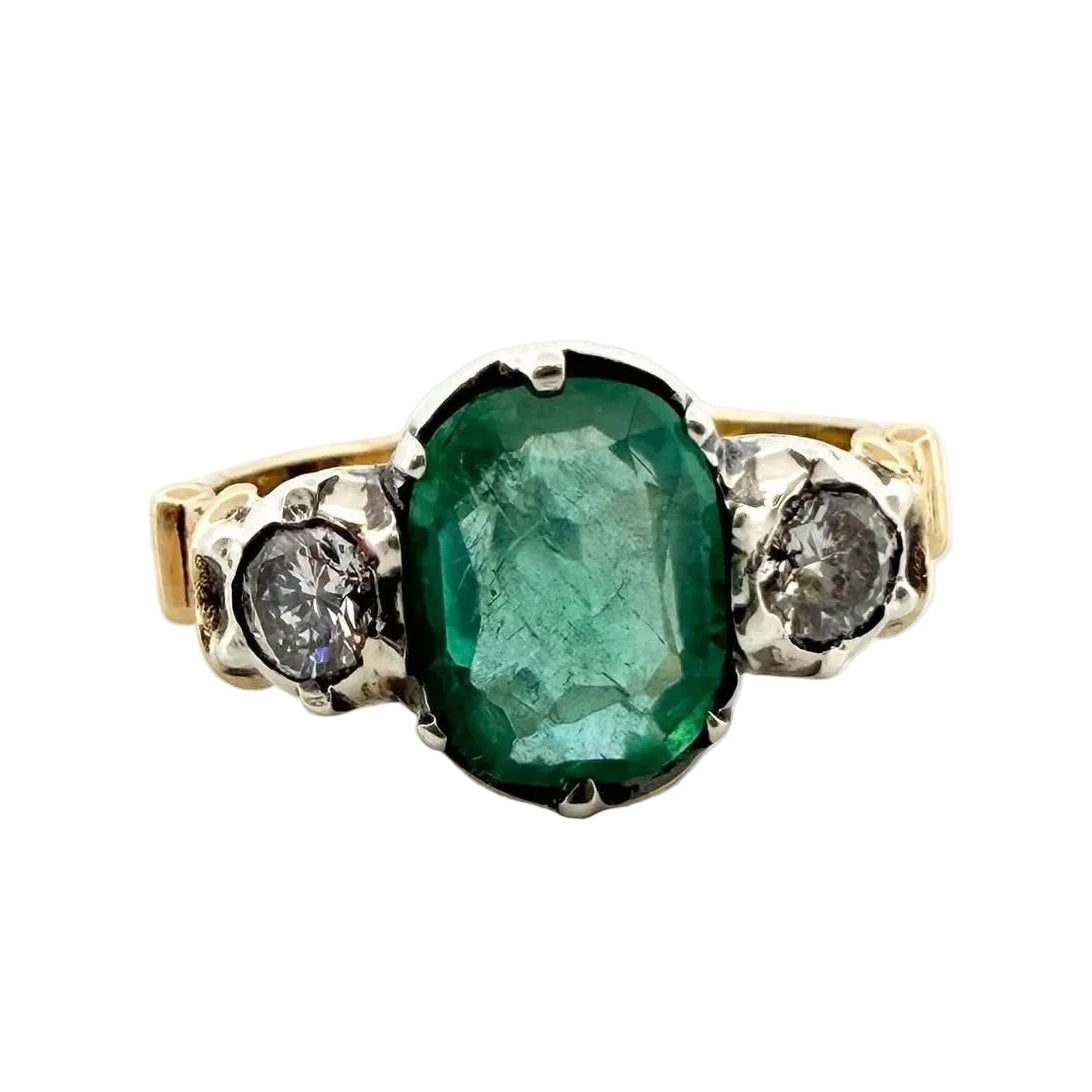 Trilogy Ring in Yellow gold, Emerald, and Diamonds