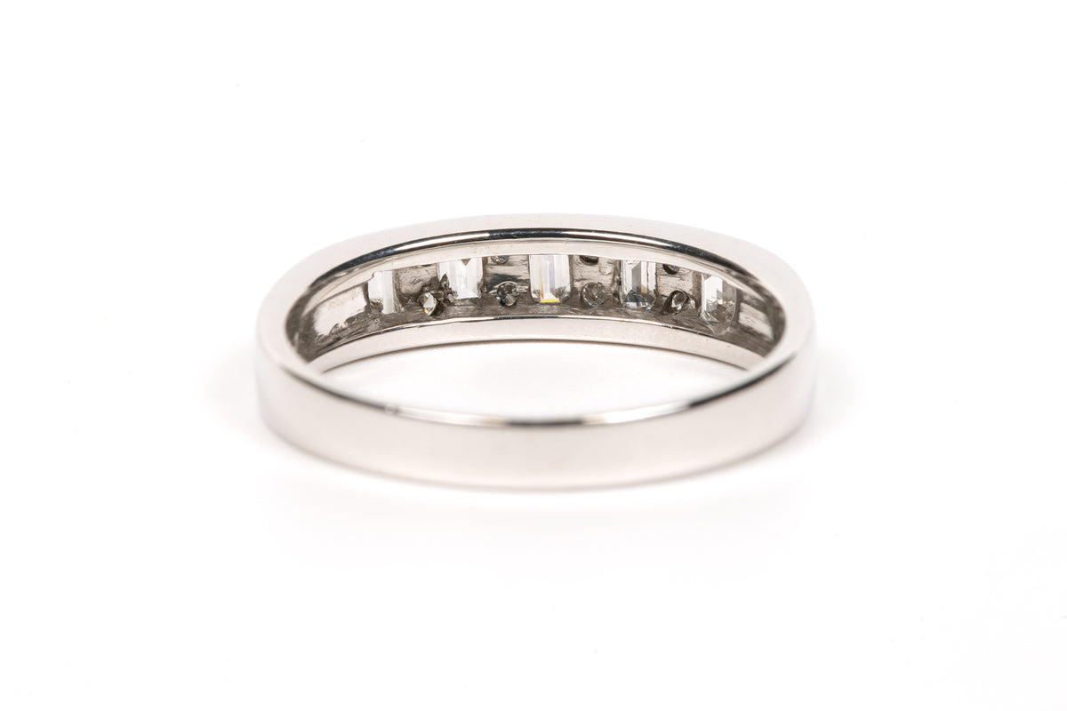 Bague Alliance en or blanc et diamants