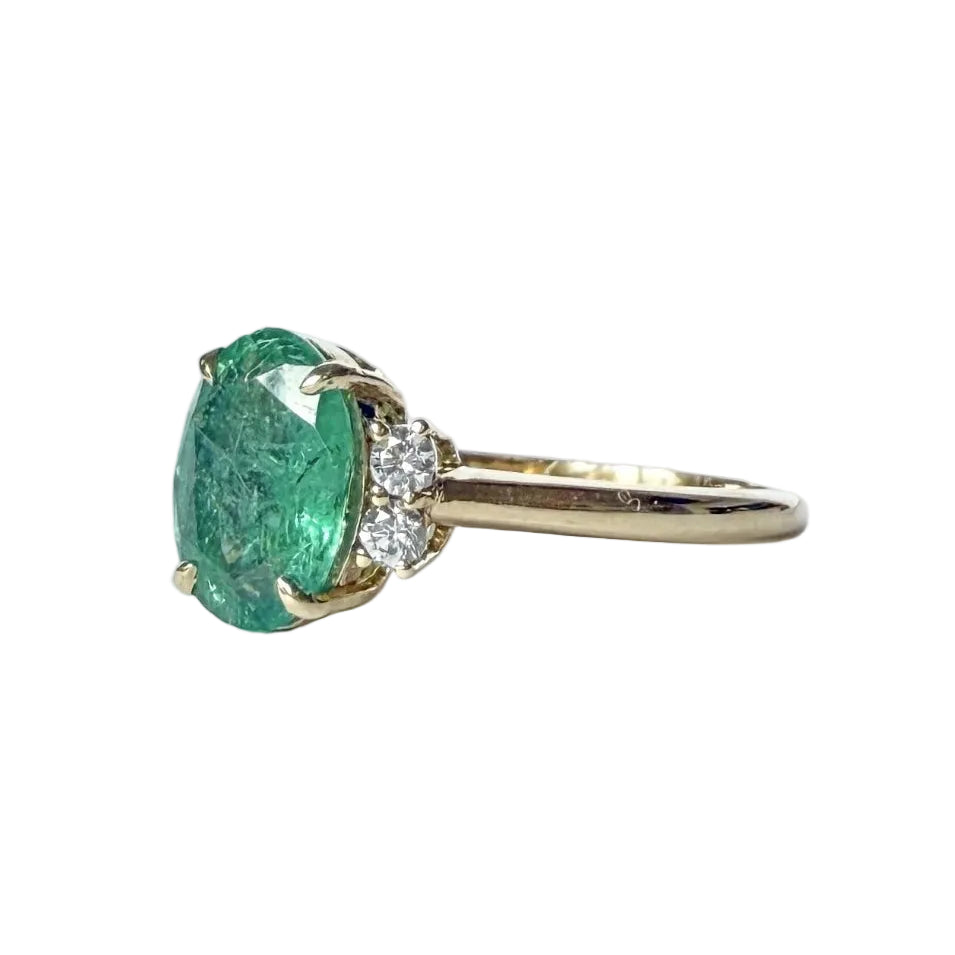 Yellow Gold Solitaire Ring with Emerald and Diamonds