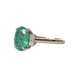 Yellow Gold Solitaire Ring with Emerald and Diamonds