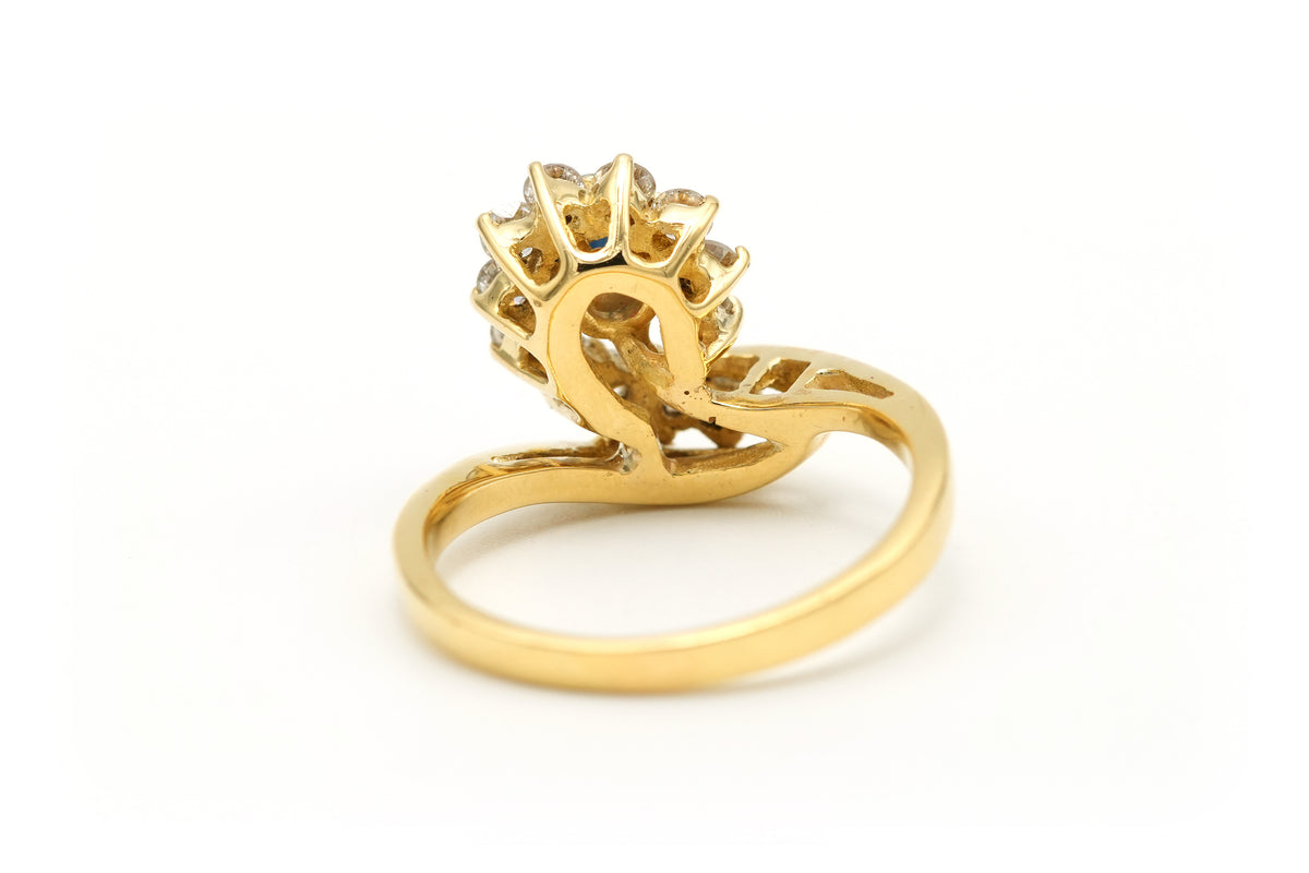 "Entourage" Ring in Yellow Gold, Sapphire, and Diamonds